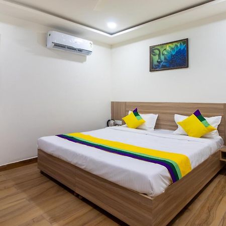 Itsy Hotels Krishna Residency, Govardhan Chauraha Mathura Esterno foto